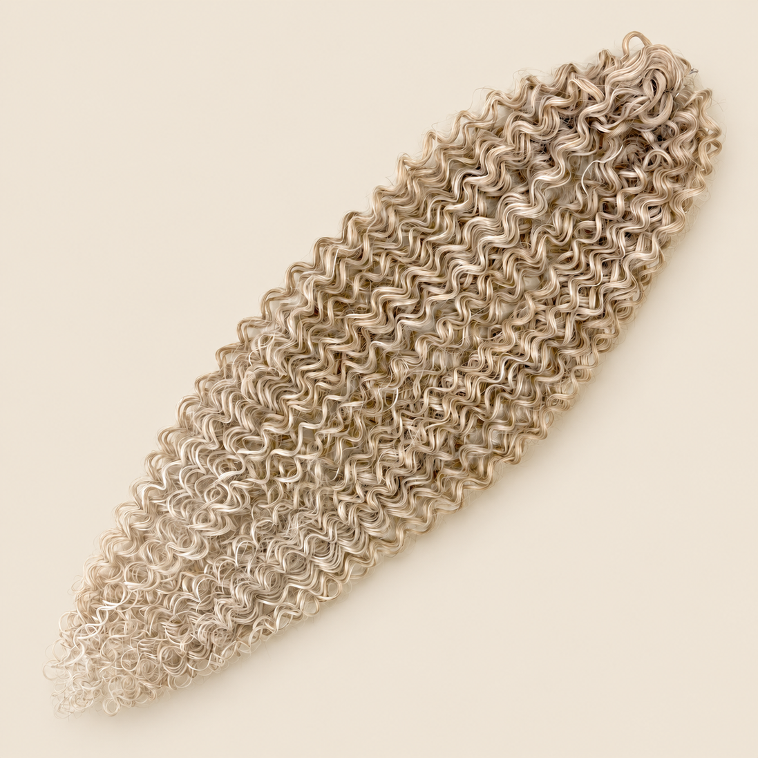 Dream Curly krullend haar 50 cm 100 g kleur T16A/56C op beige achtergrond