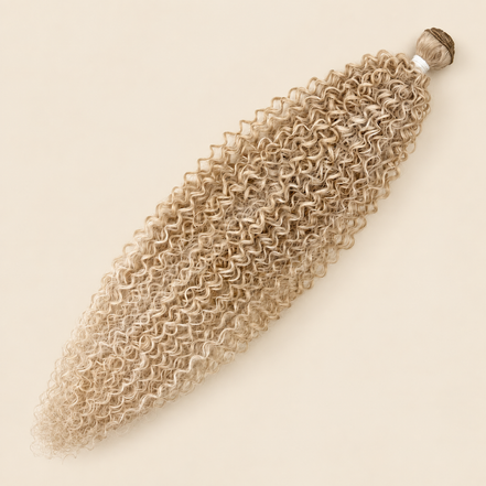 Dream Curly krullend haar 60 cm 100 g kleur T16A/56C op beige achtergrond