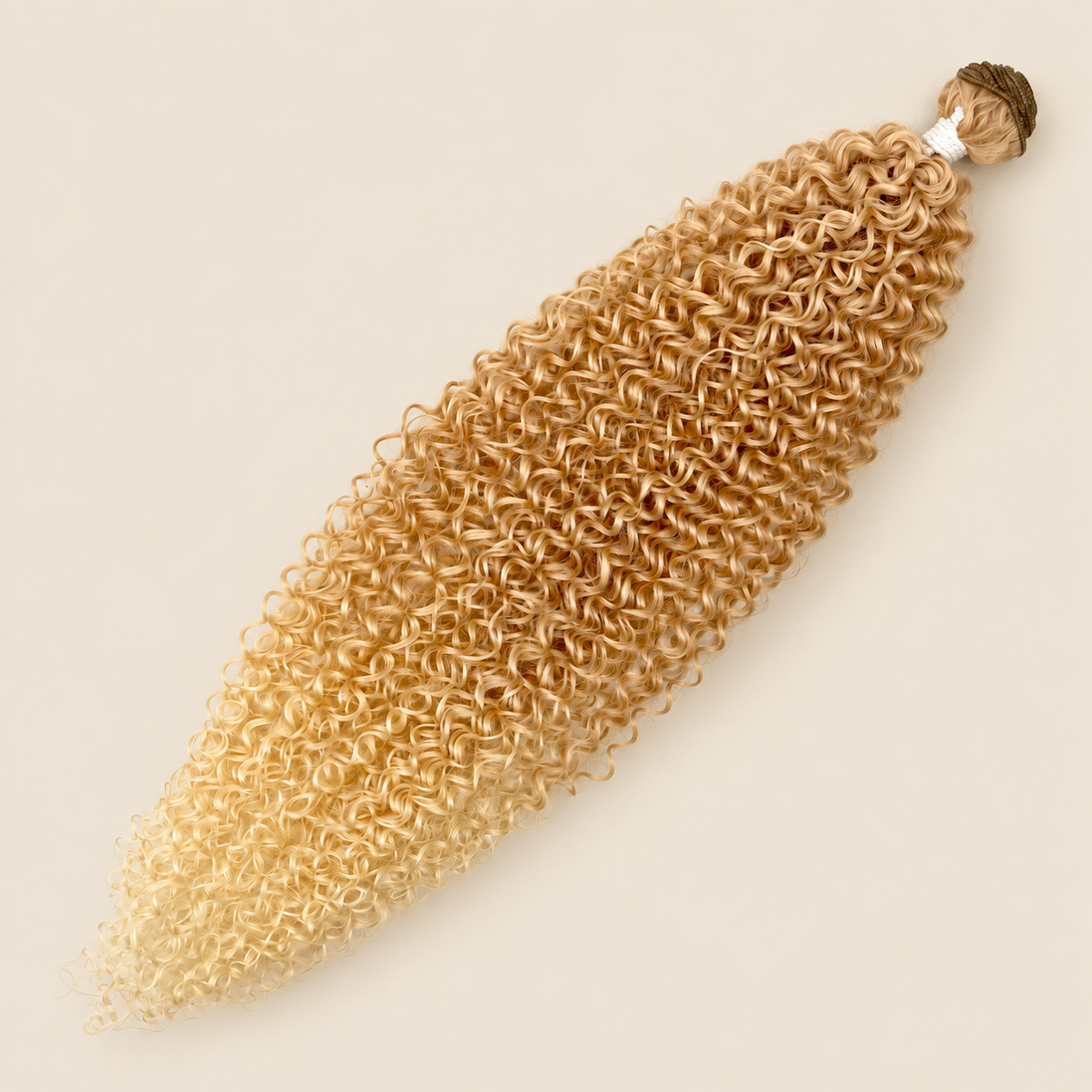 Dream Curly krullend haar 60 cm 100 g kleur T27/613 op beige achtergrond