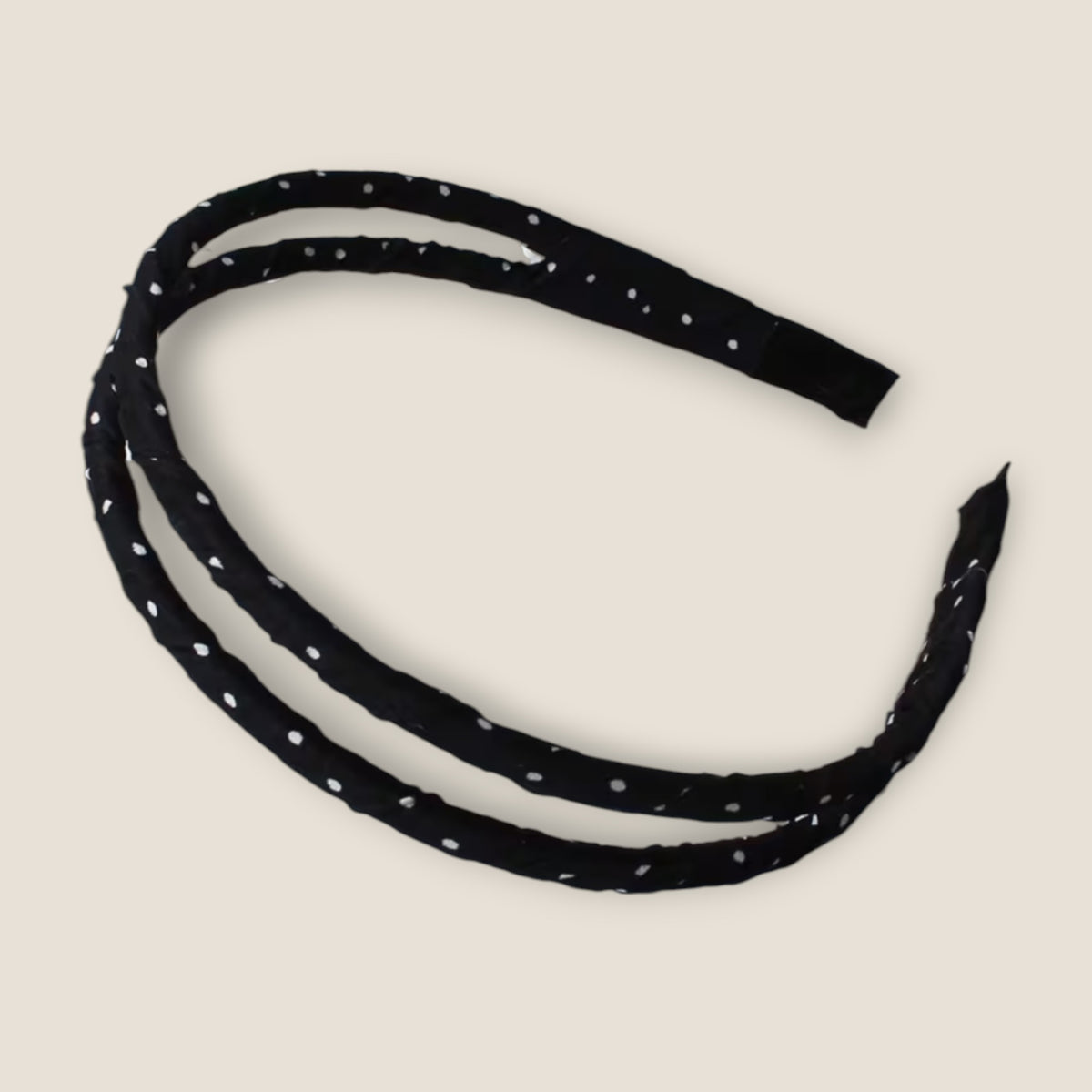 Dubbele haarband met witte stippen – Zwart – De HaarBoetiek