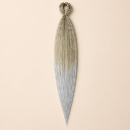 Easy Braid Kanekalon vlechthaar Zandblond Grijs Ombré, kleurcode 2-84, op lichtbeige achtergrond