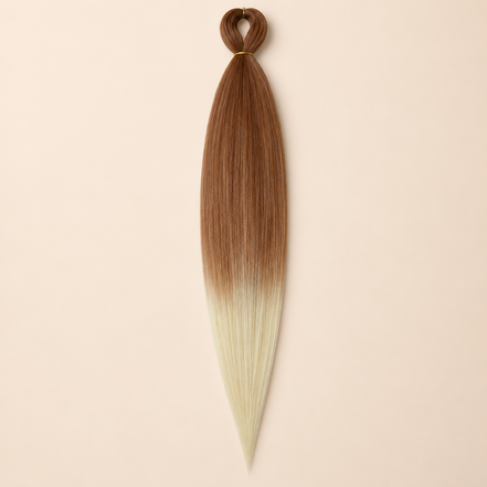 Easy Braid Kanekalon vlechthaar Koperbruin Blond Ombré, kleurcode 2-89, op lichtbeige achtergrond