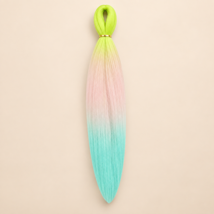 Easy Braid kanekalon vlechthaar D3-6 in neon lime / pastelroze / turquoise ombre op lichtbeige achtergrond