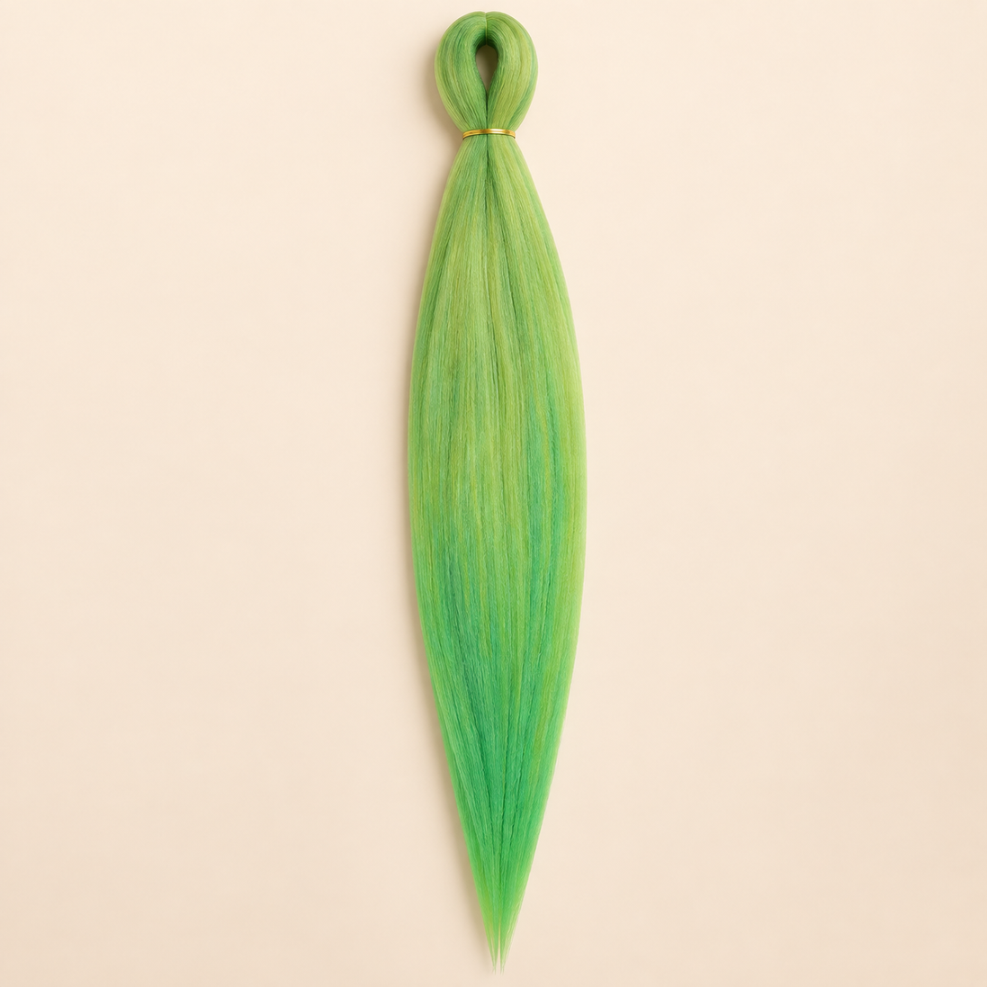 Easy Braid kanekalon vlechthaar DA-10 in fris groen op lichtbeige achtergrond