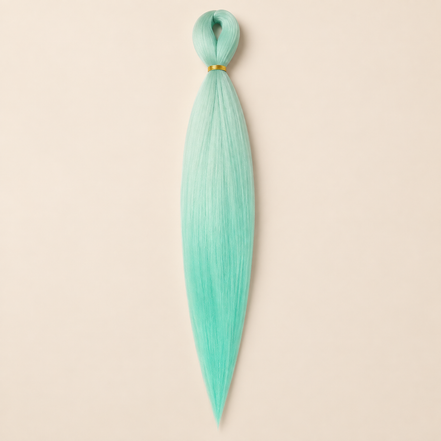 Easy Braid kanekalon vlechthaar DA-3 in pastel mint op lichtbeige achtergrond