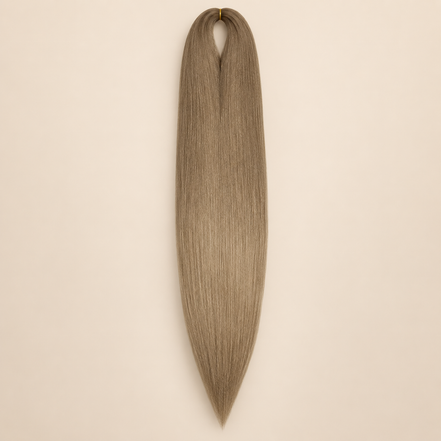 Easy Braid kanekalon vlechthaar FL1-22S in taupebruin spring edition op lichtbeige achtergrond