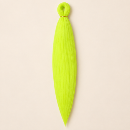 Easy Braid kanekalon vlechthaar FL1-F25 in neon lime op lichtbeige achtergrond