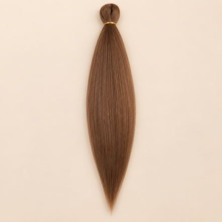 Easy Braid kanekalon vlechthaar FR L15 in warm middenbruin op lichtbeige achtergrond