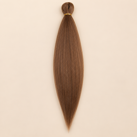 Easy Braid kanekalon vlechthaar FR L15 in warm middenbruin op lichtbeige achtergrond