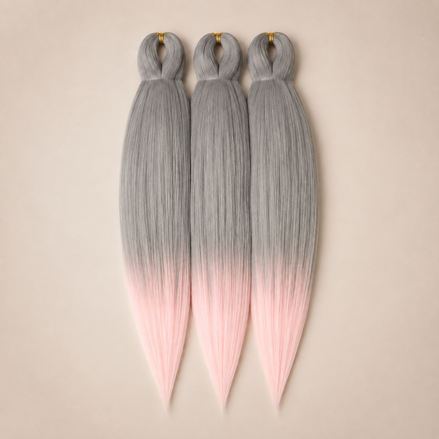 Dusty Rose 3-in-1 kanekalon invlechthaar Grijs naar pastelroze op lichtbeige achtergrond