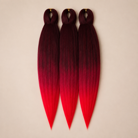 Cherry Night 3-in-1 kanekalon invlechthaar Donker bordeaux naar rood op lichtbeige achtergrond