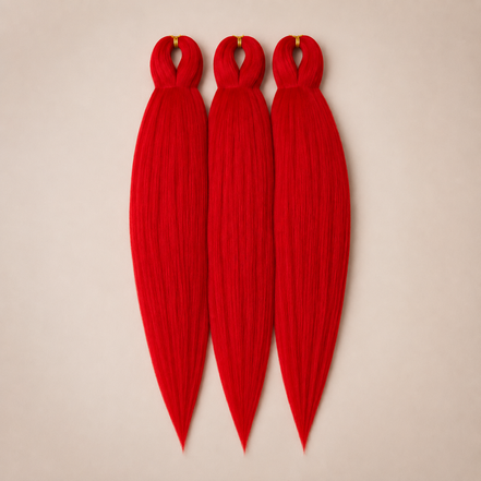 Red 3-in-1 kanekalon invlechthaar Rood op lichtbeige achtergrond