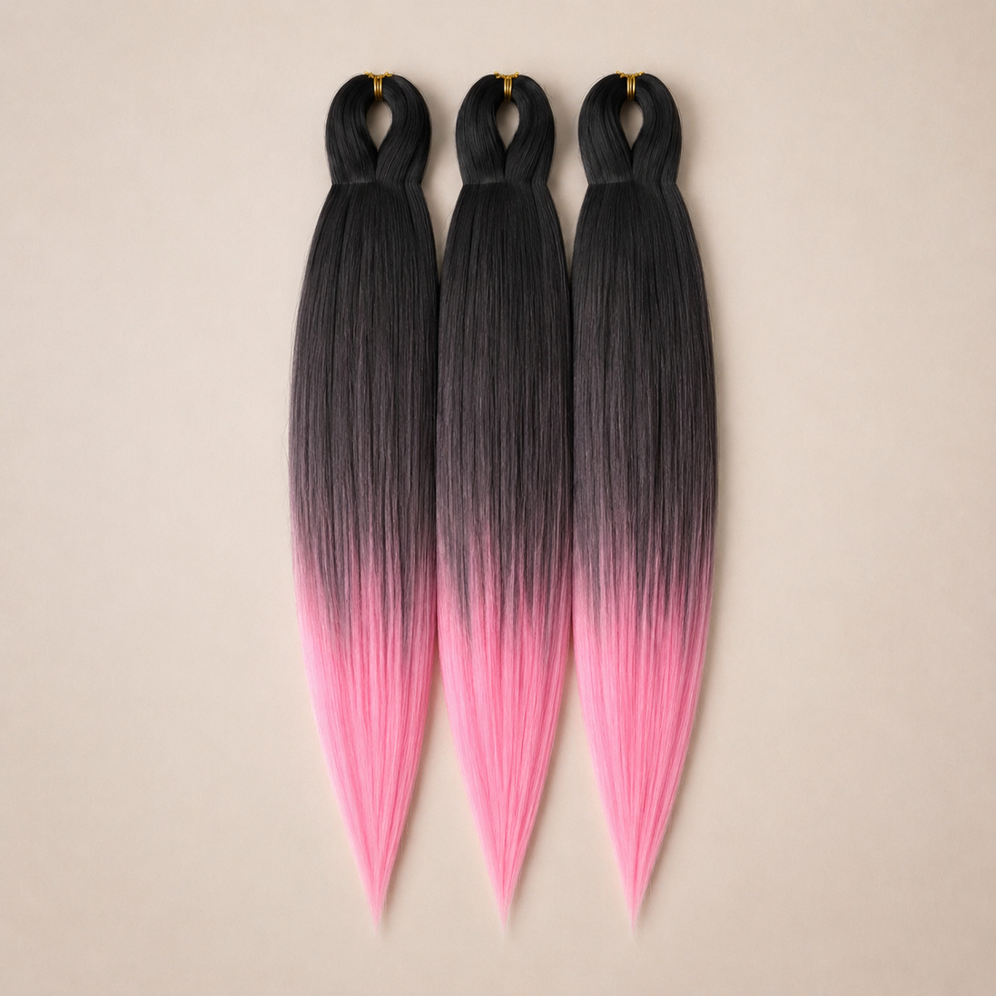 T1B/Pink 3-in-1 kanekalon invlechthaar Zwart naar lichtroze op lichtbeige achtergrond