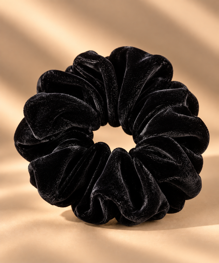 Fluwelen scrunchie zwart 12 cm - De HaarBoetiek