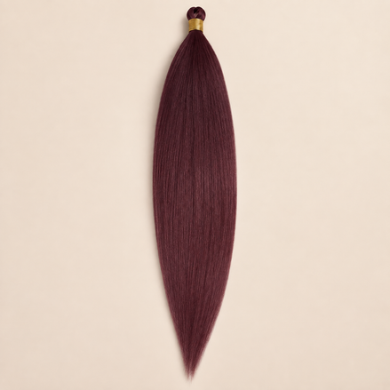 Steil Futura Kanekalon vlechthaar in kleur Bloom, 70 cm en 100 gram, op beige achtergrond