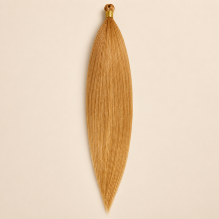 Steil Futura Kanekalon vlechthaar in kleur Palo Santo, 70 cm en 100 gram, op beige achtergrond