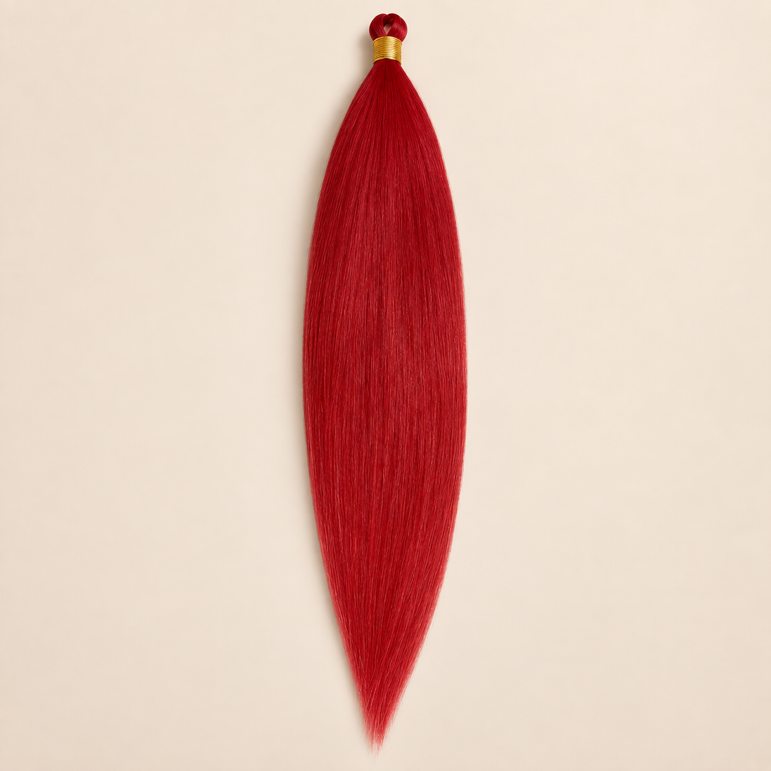 Steil Futura Kanekalon vlechthaar in kleur Persian Red, 70 cm en 100 gram, op beige achtergrond
