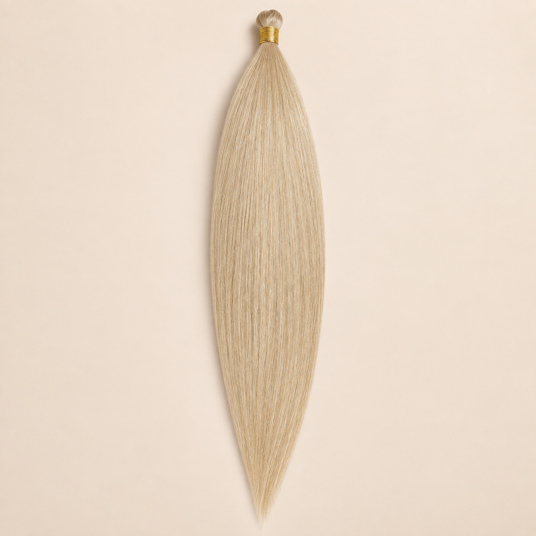 Steil Futura Kanekalon vlechthaar in kleur Winterfield, 70 cm en 100 gram, op beige achtergrond