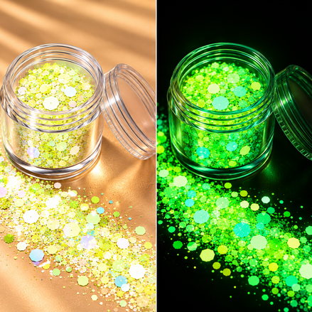 Lime glow in the dark chunky glitter in potje met glow effect - De HaarBoetiek