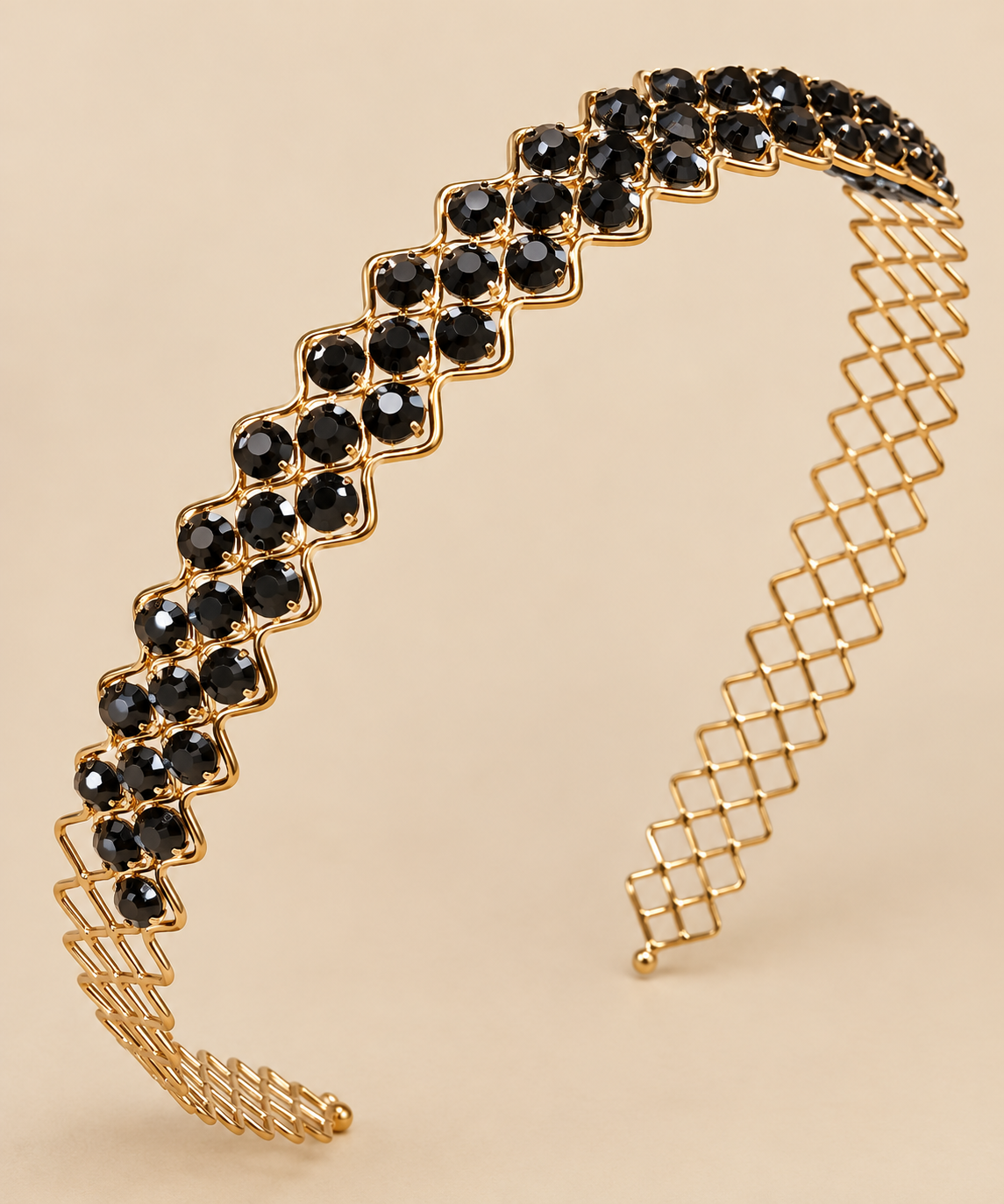 Gouden Haarband met Zwarte Steentjes – Feestelijke Diadeem – De HaarBoetiek