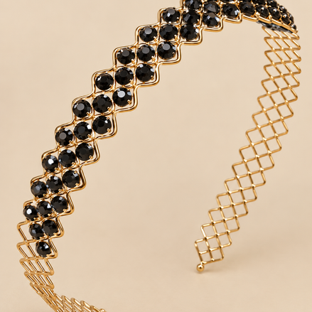 Gouden Haarband met Zwarte Steentjes – Feestelijke Diadeem – De HaarBoetiek