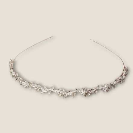 Zilverkleurige diadeem met strass bloemen & blaadjes – De HaarBoetiek