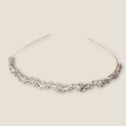 Zilverkleurige diadeem met strass bloemen & blaadjes – De HaarBoetiek