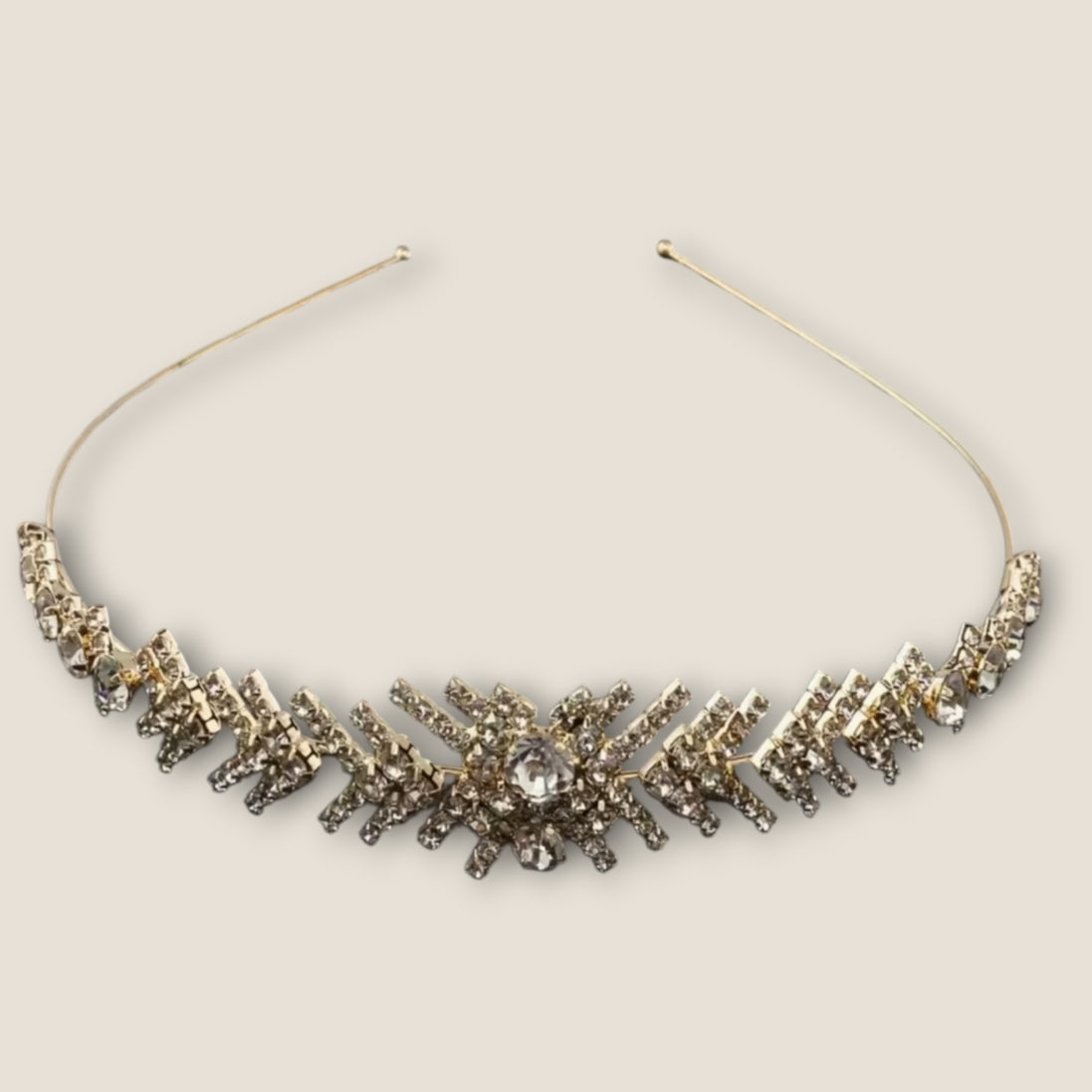 Strass diadeem met sierlijk takjespatroon – Goudkleurig – De HaarBoetiek