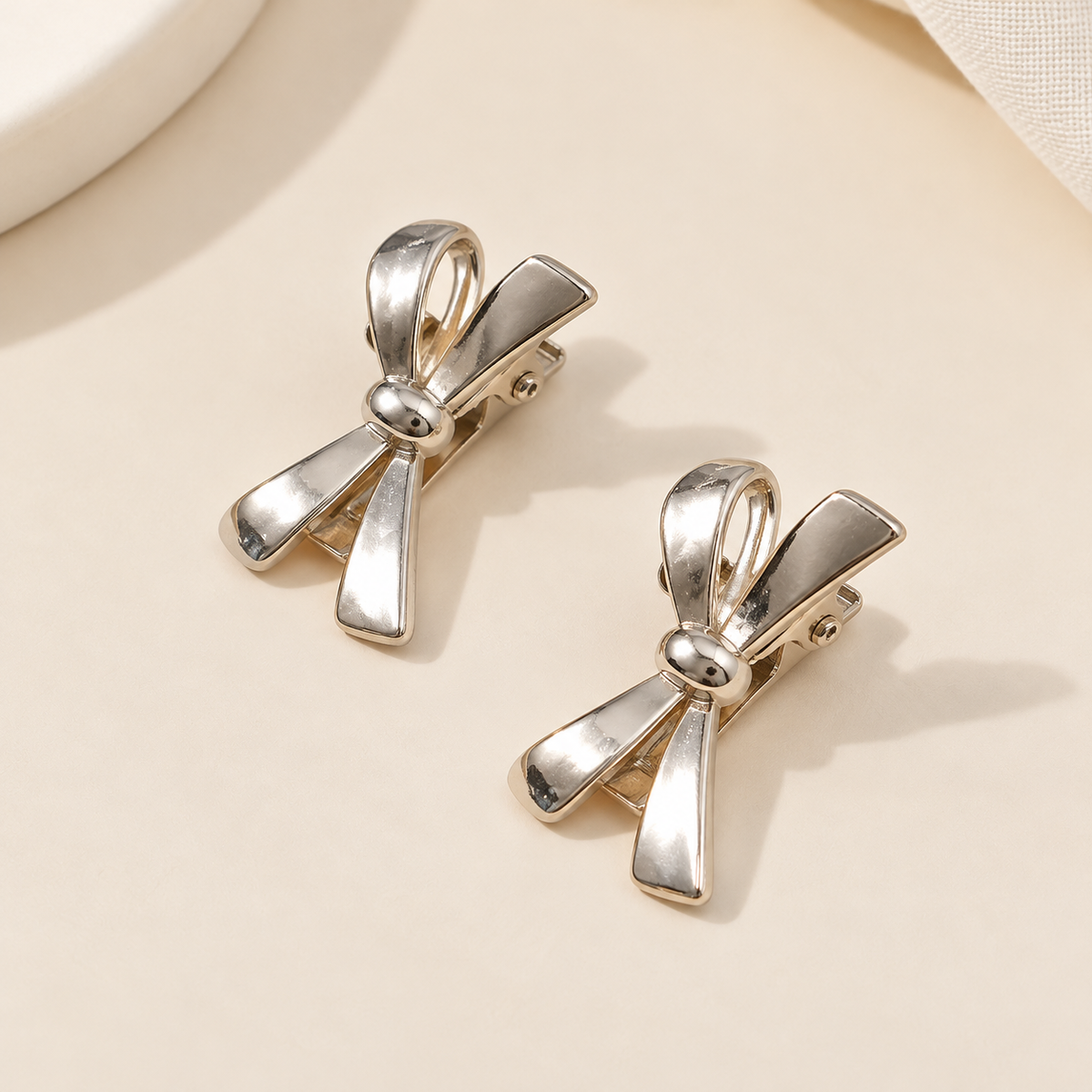 Haarclips Strikjes Zilver – Set van 2 – De HaarBoetiek