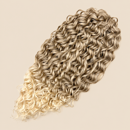 Jessica golvend invlechthaar 60 cm in blond (T16/613) op beige achtergrond – De HaarBoetiek