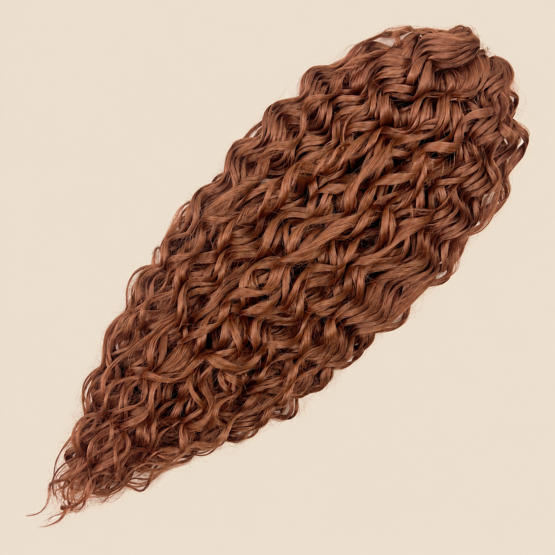 Jessica golvend invlechthaar 60 cm in bruin (30) op beige achtergrond – De HaarBoetiek