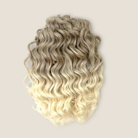 Jessica Krullend Invlechthaar 25 cm 200 g – Asblond Lichtblond Ombre T-Linen(62) – De HaarBoetiek