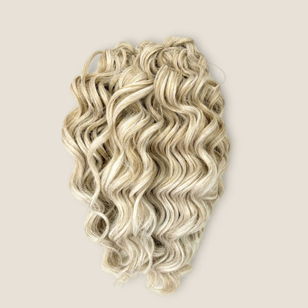 Jessica Krullend Invlechthaar 25 cm 200 g – Beigeblond Ombre T16A/56C – De HaarBoetiek
