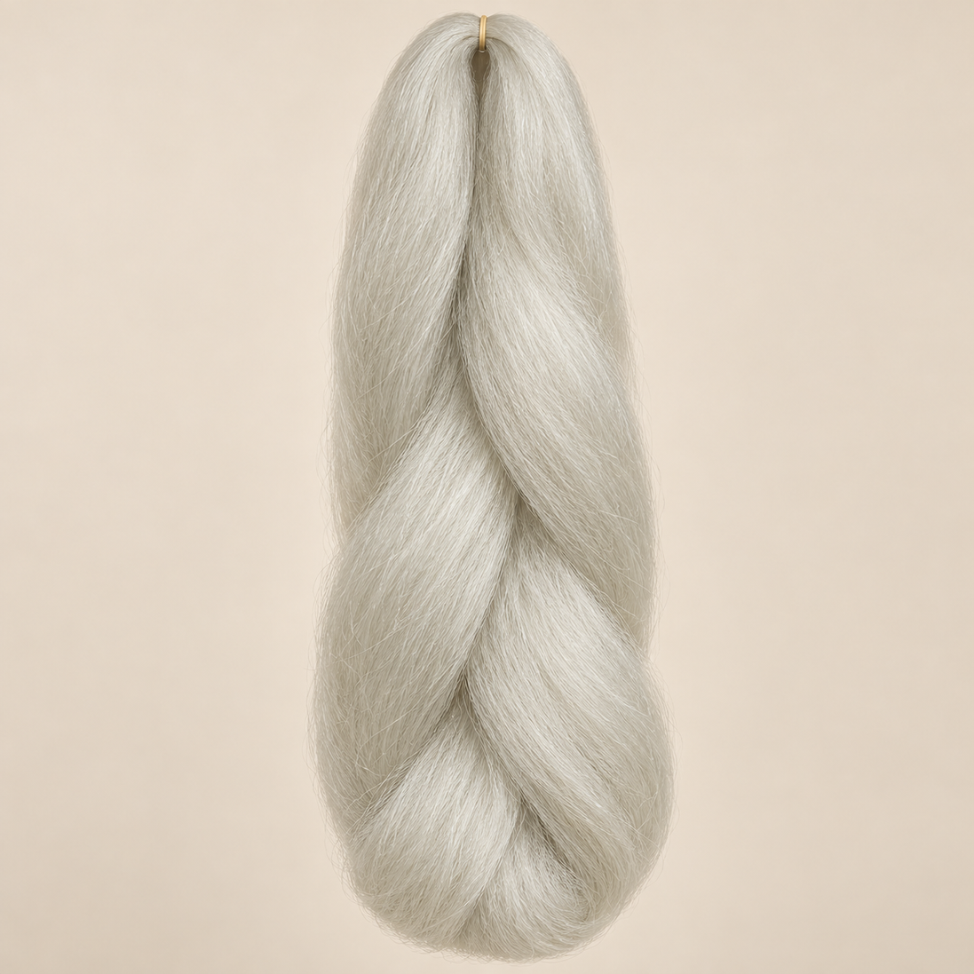 Jumbo Braid 100% Kanekalon Bng kleur White wit, 60 cm, 85 gram op beige achtergrond