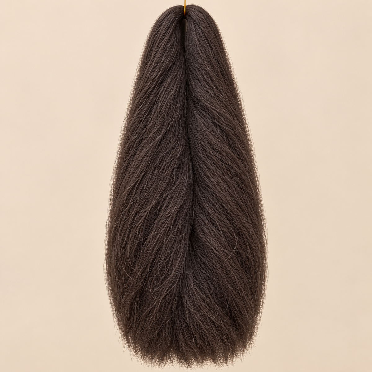Jumbo Braid 100% Kanekalon Bng kleur 6 donkerbruin, 60 cm, 85 gram op beige achtergrond