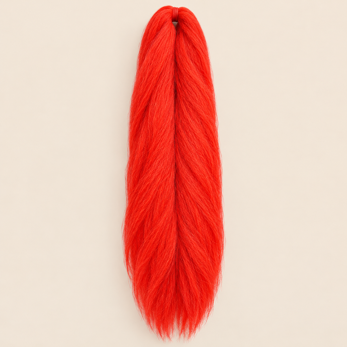 Jumbo Braid 100% Kanekalon Bng kleur Red rood, 60 cm, 85 gram op beige achtergrond