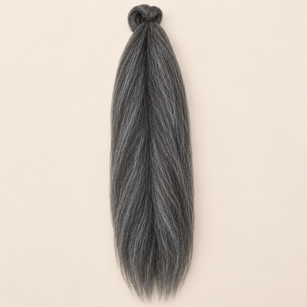 Jumbo Braid 100% Kanekalon Bng kleur 44 donkergrijs, 60 cm, 85 gram op beige achtergrond