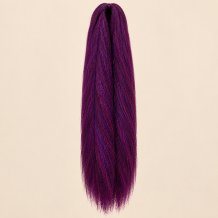 Jumbo Braid 100% Kanekalon RastAfri kleur Grape Crush dieppaars, 60 cm, ongeveer 80 gram op beige achtergrond