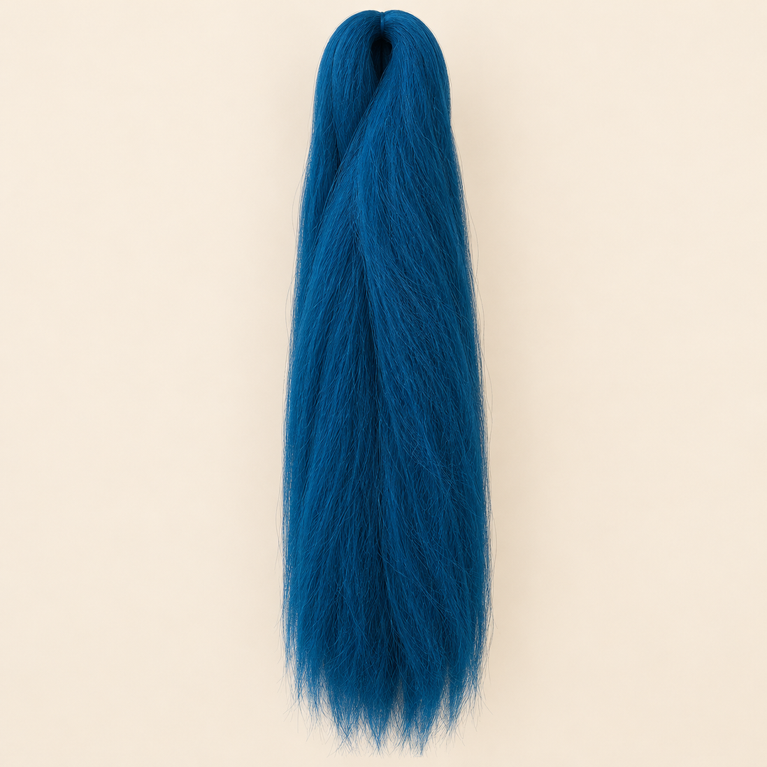 Jumbo Braid 100% Kanekalon RastAfri kleur Sapphire Blue saffierblauw, 60 cm, ongeveer 80 gram op beige achtergrond