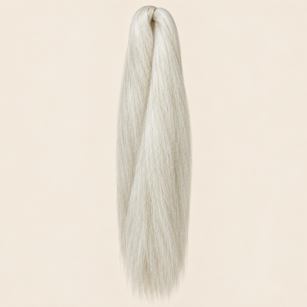 Jumbo Braid 100% Kanekalon RastAfri kleur 60 witblond, 60 cm, ongeveer 80 gram op beige achtergrond