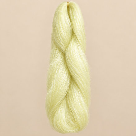 Jumbo Braid 100% Kanekalon SuperBraid kleur 1001 lichtblond, 60 cm, 85 gram op beige achtergrond