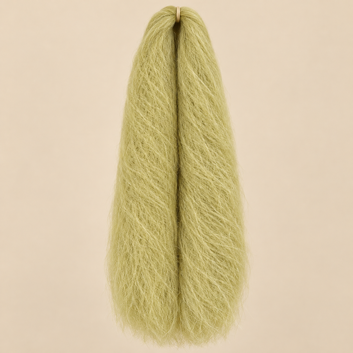 Jumbo Braid 100% Kanekalon SuperBraid kleur 613 lichtblond, 60 cm, 85 gram op beige achtergrond