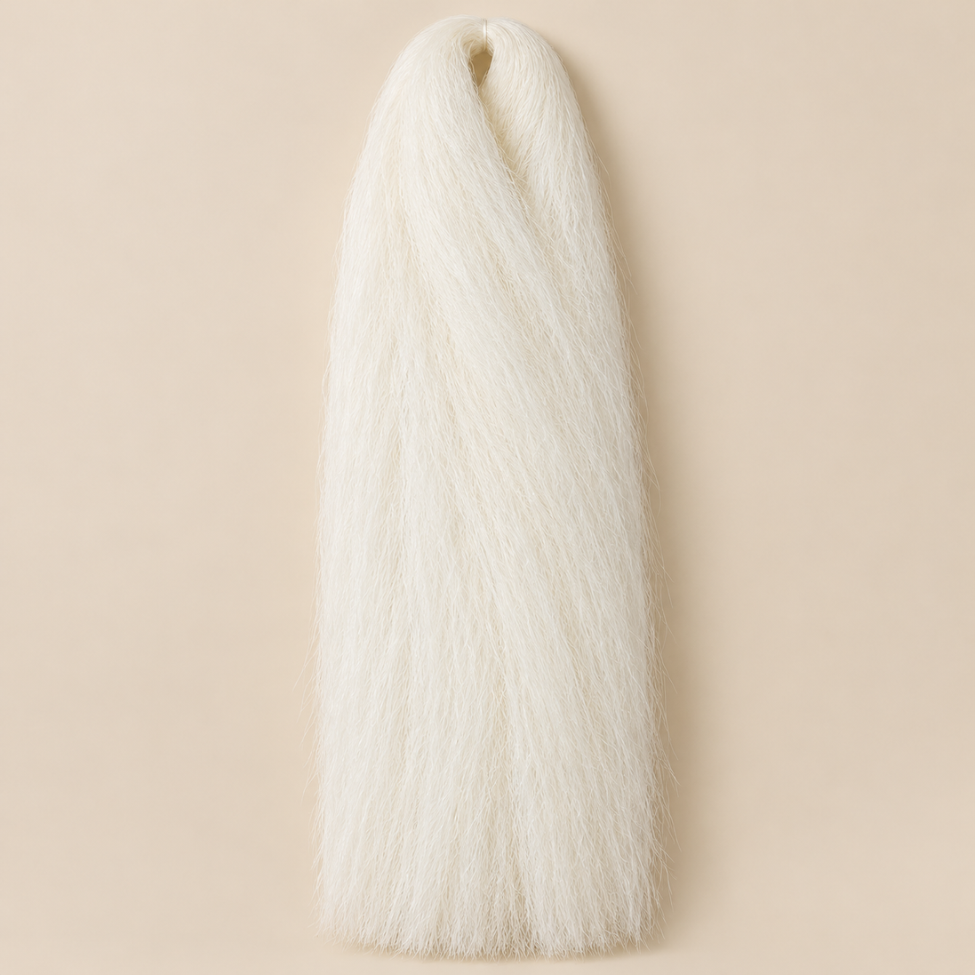 Jumbo Braid BraidOrDie 60 cm – White wit op beige achtergrond