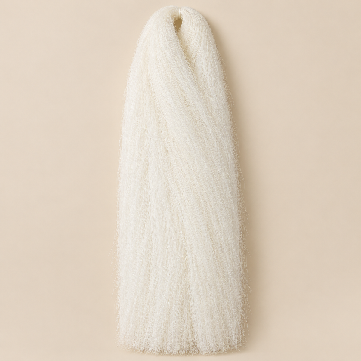 Jumbo Braid BraidOrDie 60 cm – White wit op beige achtergrond