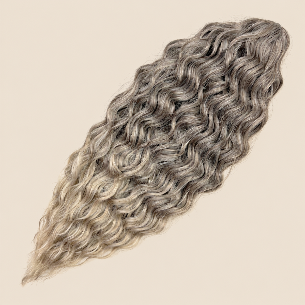Kate golvend invlechthaar 60 cm in bruin-asblond ombre (T4/56A) op beige achtergrond