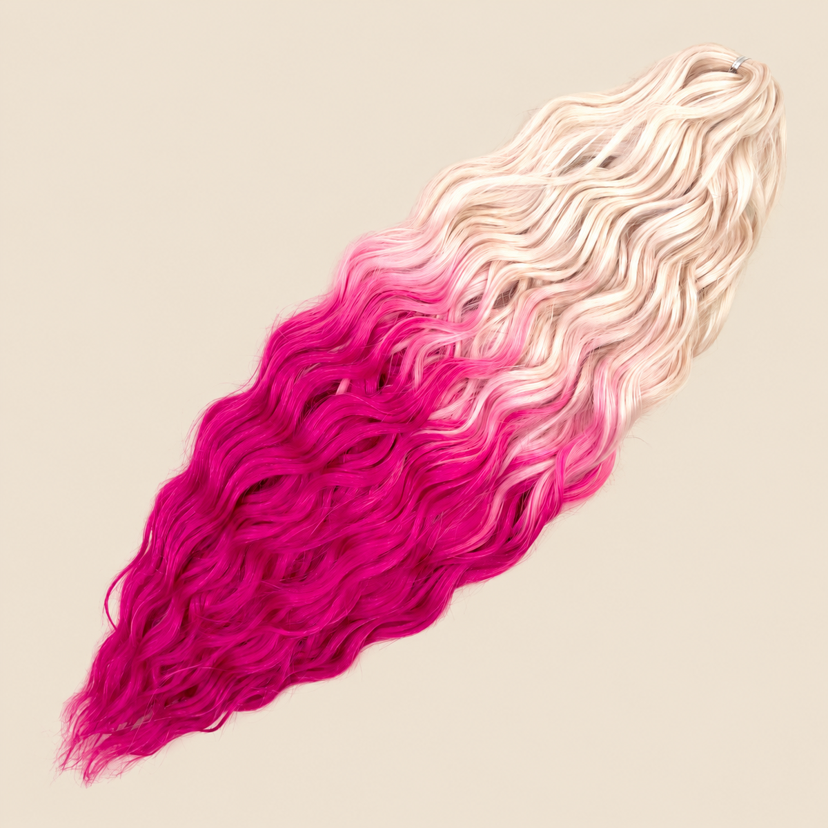 Kate golvend invlechthaar 60 cm in wit-fuchsia (TT-RWHITE11/PK2B) op beige achtergrond