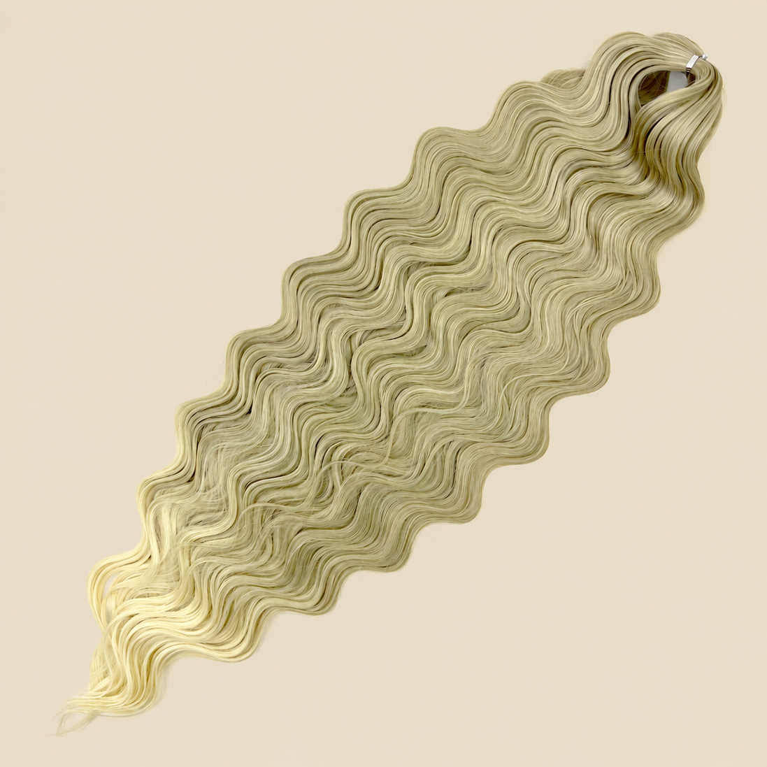 Lucy Golvend Invlechthaar 75 cm 300 g – asblond-goudblond ombre (T16/613) – De HaarBoetiek