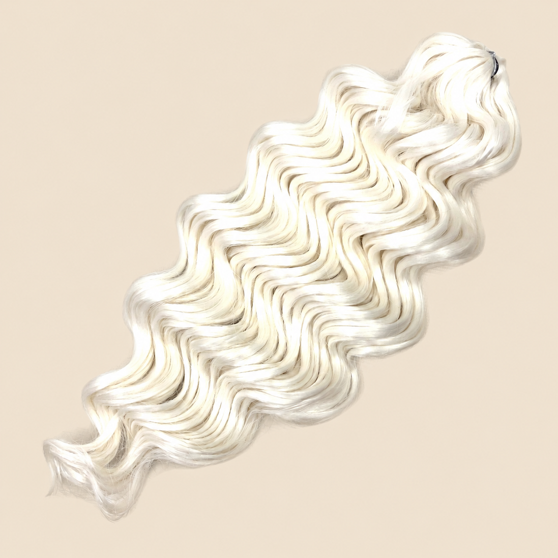 Manasi golvend invlechthaar 50 cm – 100 gram – White op beige achtergrond