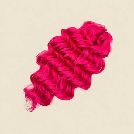 Manasi golvend invlechthaar 40 cm – 300 gram – Pink1 op beige achtergrond