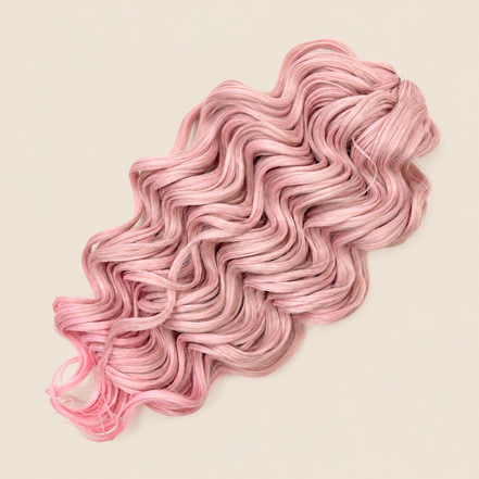 Manasi golvend invlechthaar 50 cm – 300 gram – TGPink12 op beige achtergrond